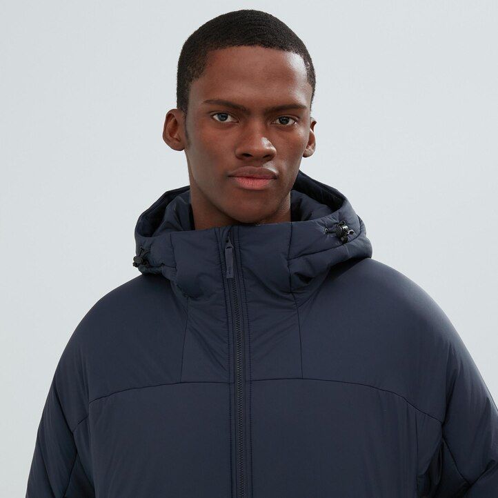 chaquetas acolchadas ligeras y cálidas uniqlo negras para hombre