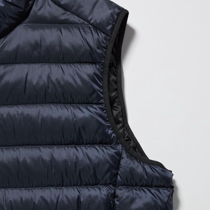 chaquetas de plumón ultraligeras uniqlo para hombre en azul marino