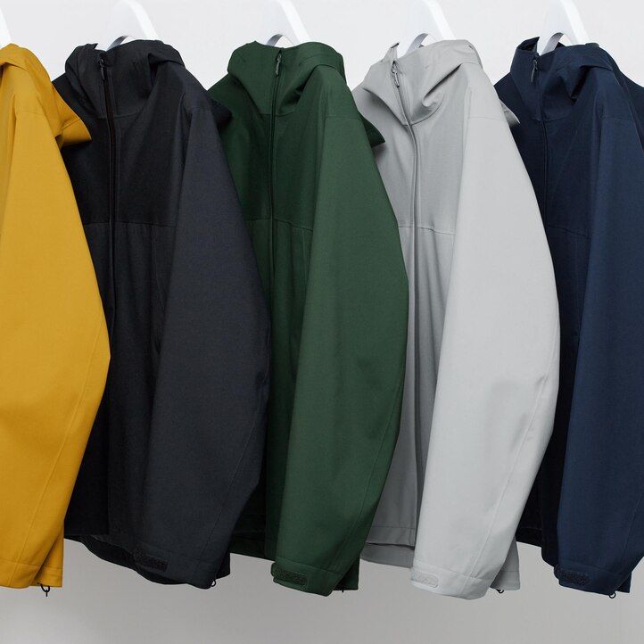 chaquetas uniqlo blocktech con corte 3d en color oliva para hombre