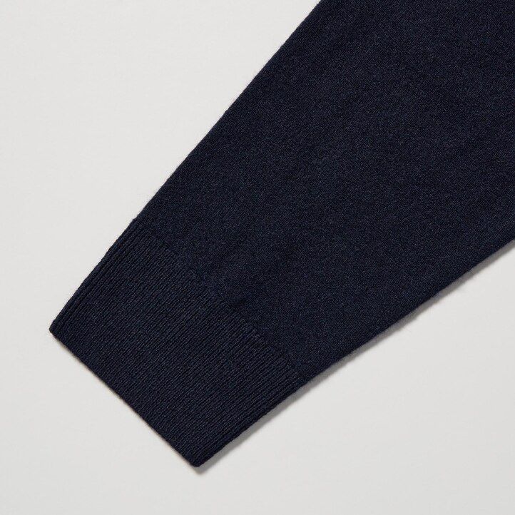 suéteres de cuello en v uniqlo 100pctshmere para hombre en azul marino