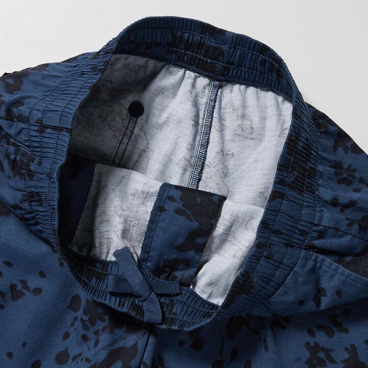pantalones elásticos uniqlo dry stretch con estampado de hojas easys para hombre color verde