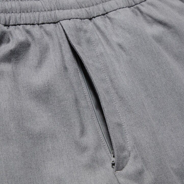 pantalones tobilleros de franela uniqlo para hombre color gris