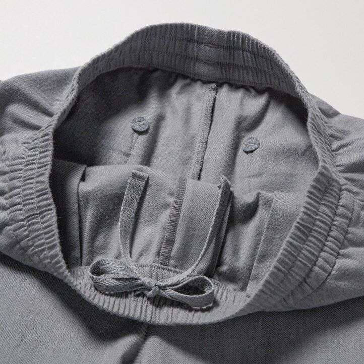 pantalones tobilleros de franela uniqlo para hombre color gris