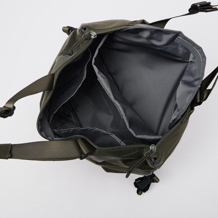 bolso utilitario uniqlo two way para mujer color negro
