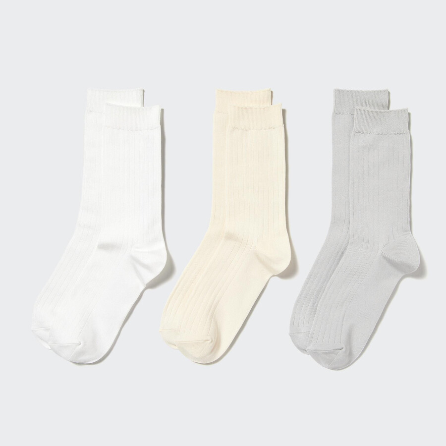 calcetines blancos acanalados uniqlo de tres pares para mujer