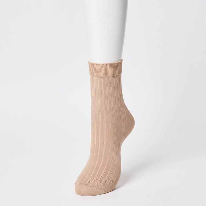 calcetines blancos acanalados uniqlo de tres pares para mujer