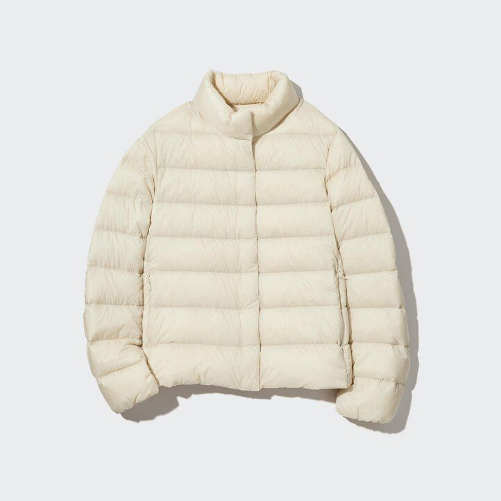 chaquetas de plumón ultraligeras uniqlo para mujer en beige