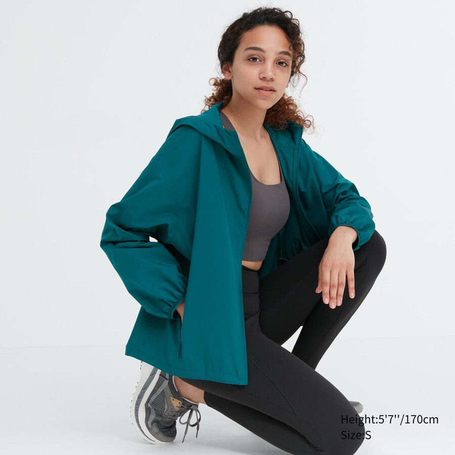 chaquetas uniqlo con bolsillo y protección uv para mujer color verde