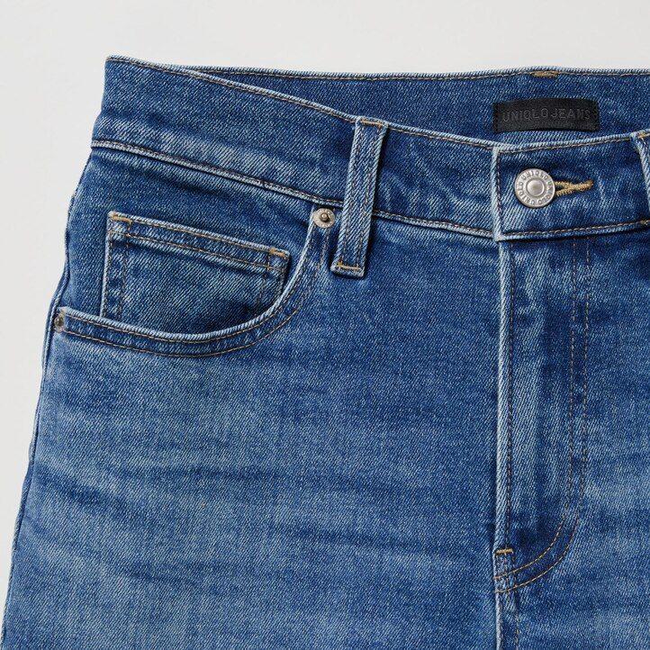 vaqueros ajustados de pierna recta y largo hasta el tobillo uniqlo para mujer en azul