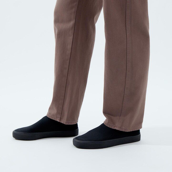 vaqueros curvos uniqlo para mujer en color oliva