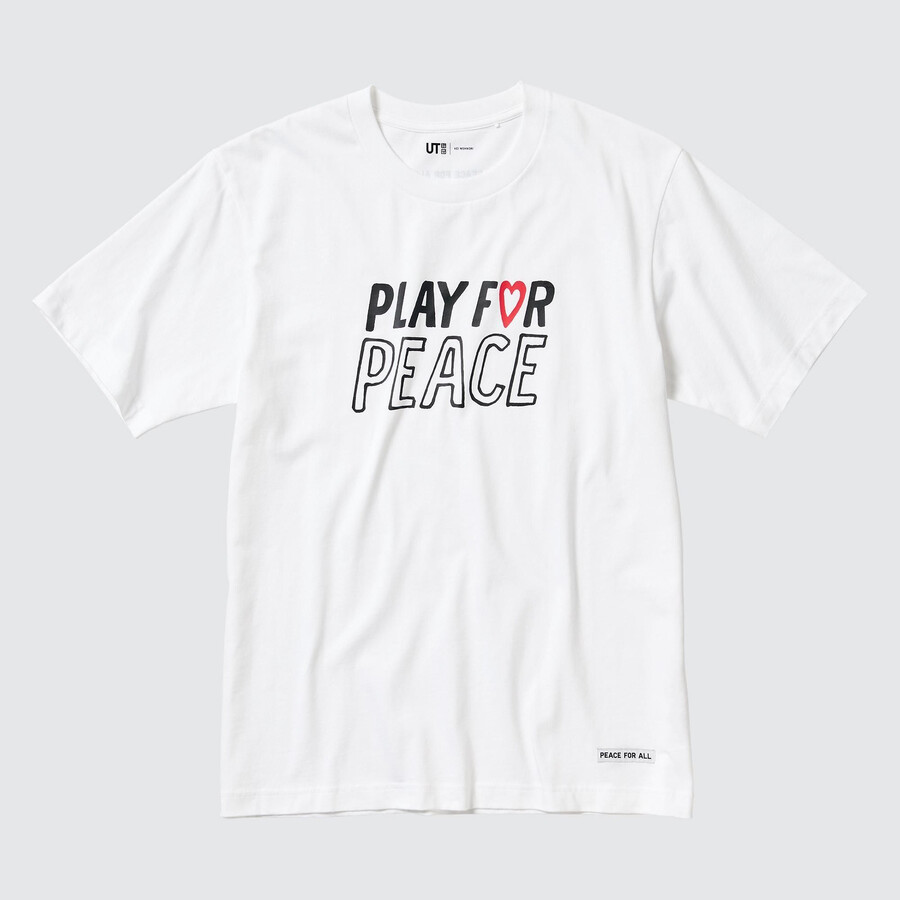 camisetas blancas con el logo de kei nishikori de uniqlo para mujer