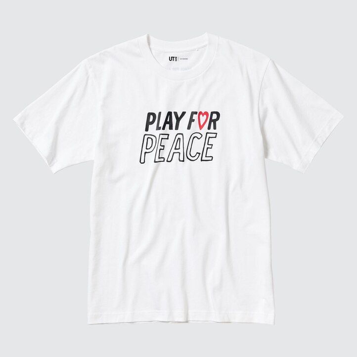 camisetas blancas con el logo de kei nishikori de uniqlo para mujer