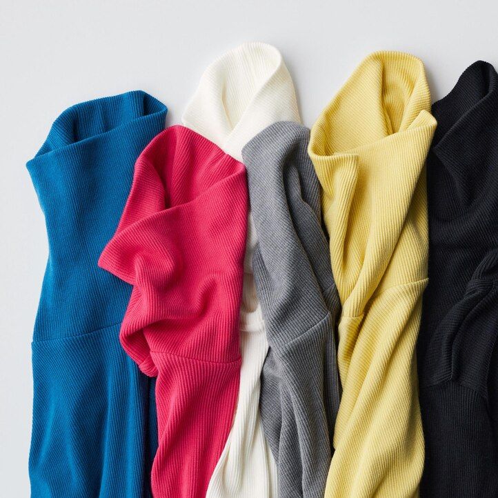 camiseta térmica uniqlo heattech extra cálida sin costuras con mangas acanaladas para mujer gris