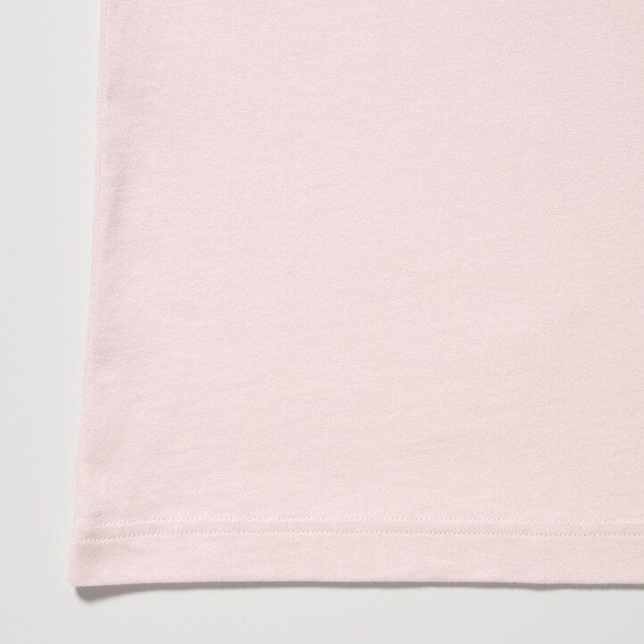 camisetas rosas para mujer con el estampado peace for all de haruka ayase de uniqlo