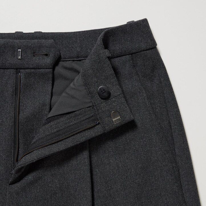 tops plisados uniqlo heattech para mujer en marrón oscuro